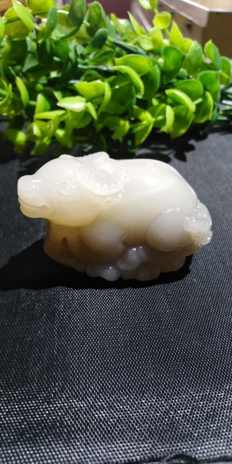 隆昌玉器（俯首甘为孺子牛）1